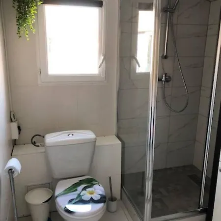 Holiday home Maison D'une Avec Terrasse Et Wifi A Sur Essonne