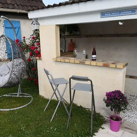 Holiday home Maison D'une Avec Terrasse Et Wifi A Sur Essonne Ballancourt